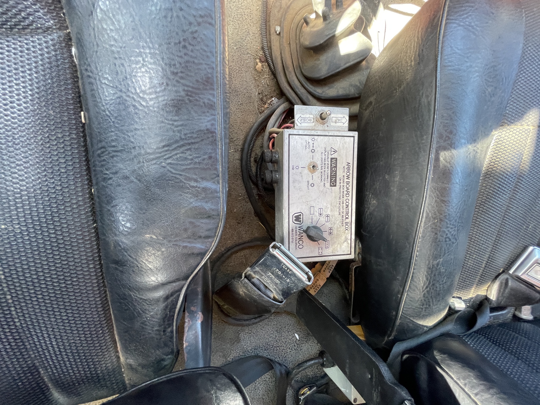 1995 FORD F800 Attenuator Truck - Image 15